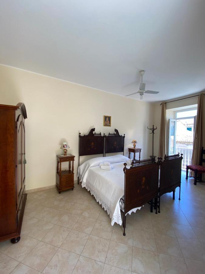 Affaccio Su Stromboli Apartment Тропеа Екстериор снимка