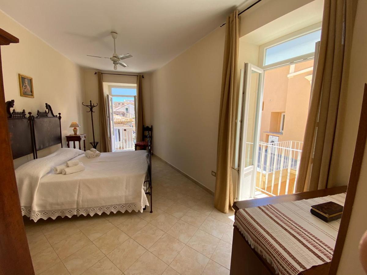 Affaccio Su Stromboli Apartment Тропеа Екстериор снимка