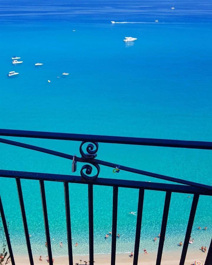 Affaccio Su Stromboli Apartment Тропеа Екстериор снимка