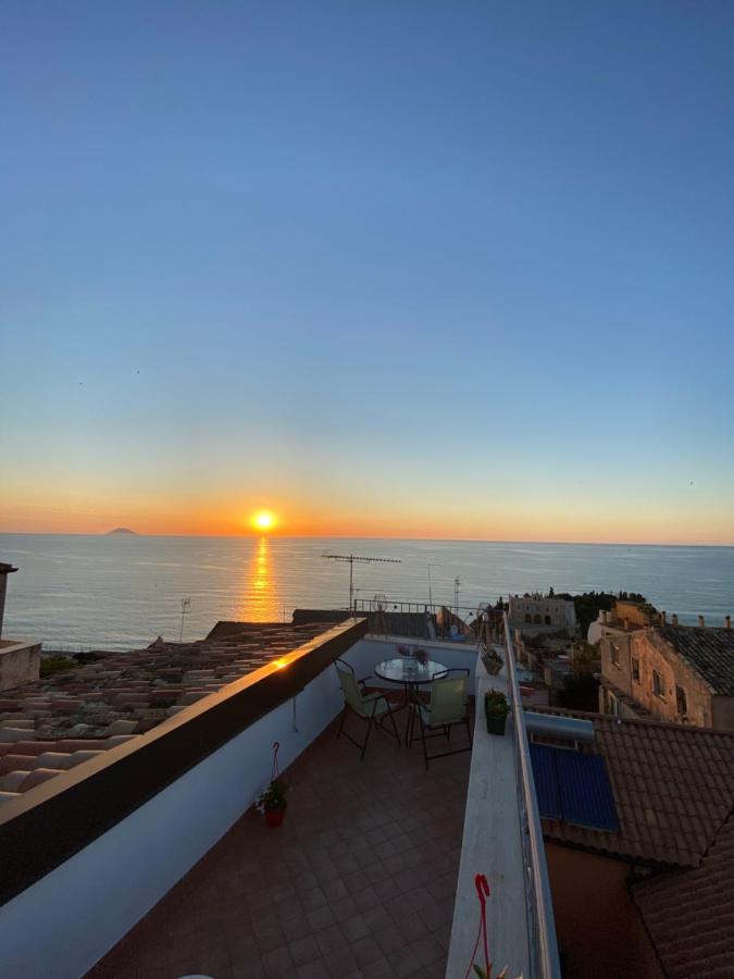 Affaccio Su Stromboli Apartment Тропеа Екстериор снимка