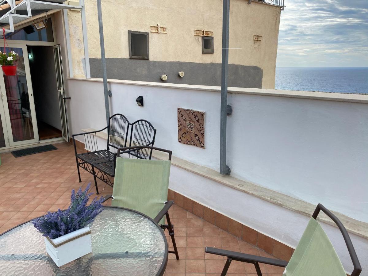Affaccio Su Stromboli Apartment Тропеа Екстериор снимка